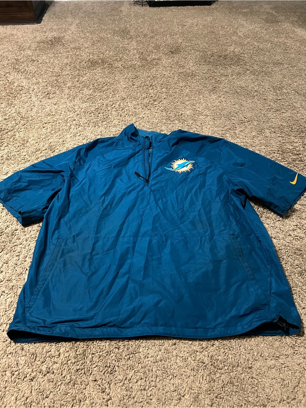 Men Nike dolphins wind breaker
